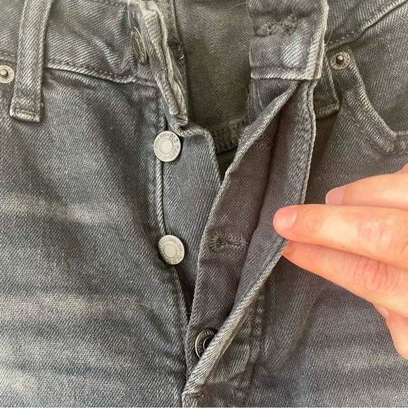 Old Navy NWT Distressed High-Rise O.G. Straight Leg Jeans w/ Secret-Slim Pockets - Picture 6 of 7